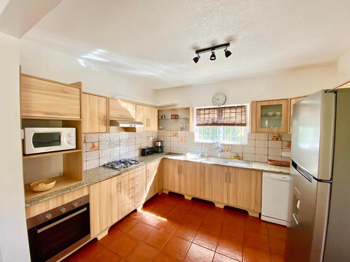 Beachfront Villa In A Beautiful And Secured Complex Flic en Flac Экстерьер фото