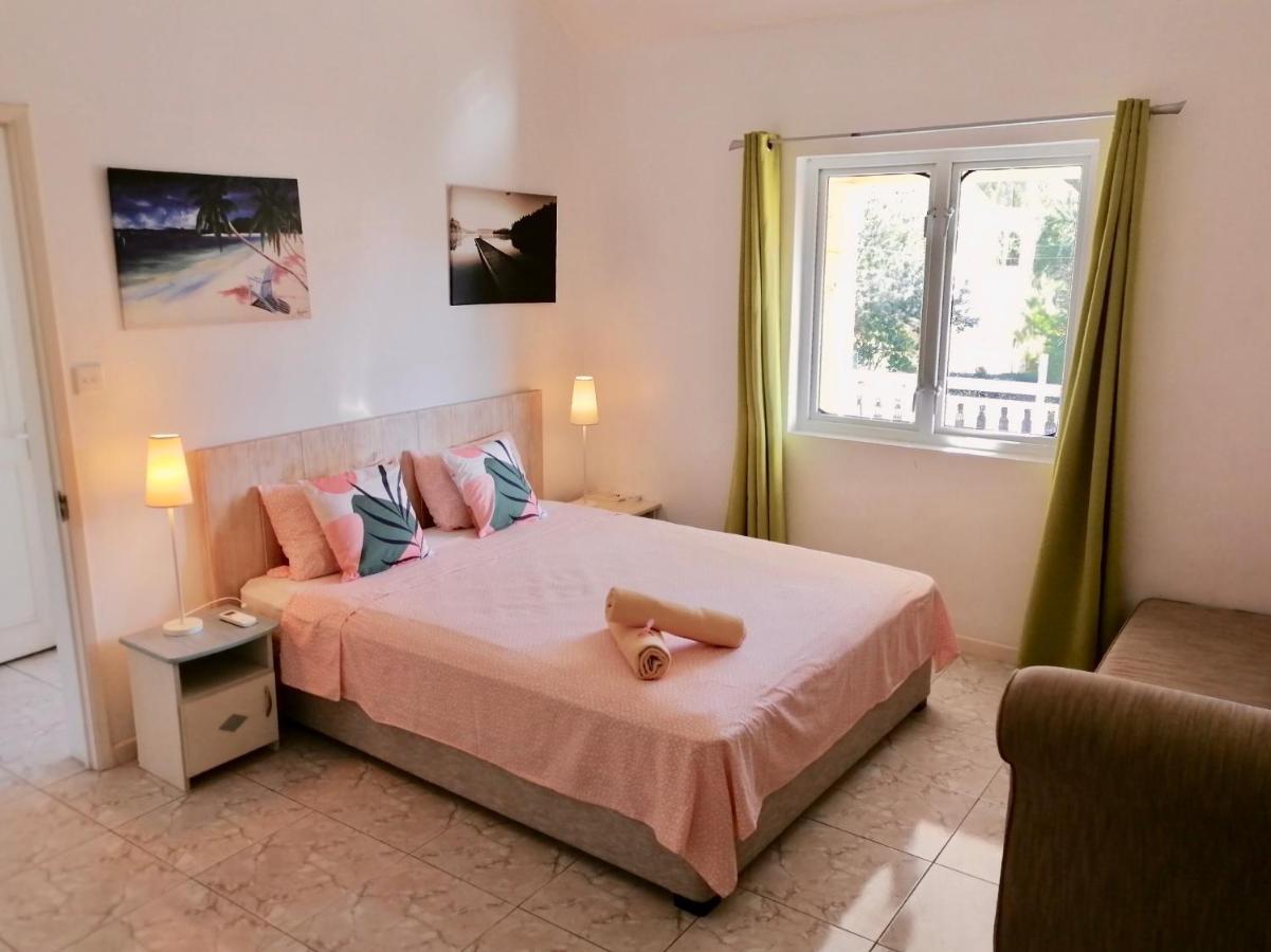 Beachfront Villa In A Beautiful And Secured Complex Flic en Flac Экстерьер фото